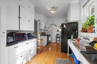 2712 W Logan Blvd in Chicago, IL - Building Photo - Building Photo
