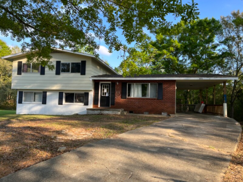 3806 Devonshire Dr in Moss Point, MS - Building Photo