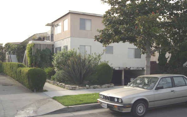 1310 10th St in Santa Monica, CA - Building Photo