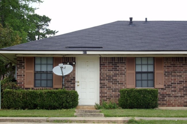property at 918 Fisher Ln