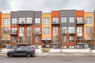2130 Victoria St in Lachine, QC - Building Photo