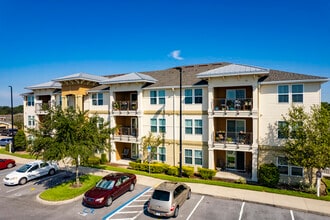 Vista Park Senior Living - A 55+ Community* in Brooksville, FL - Building Photo - Building Photo