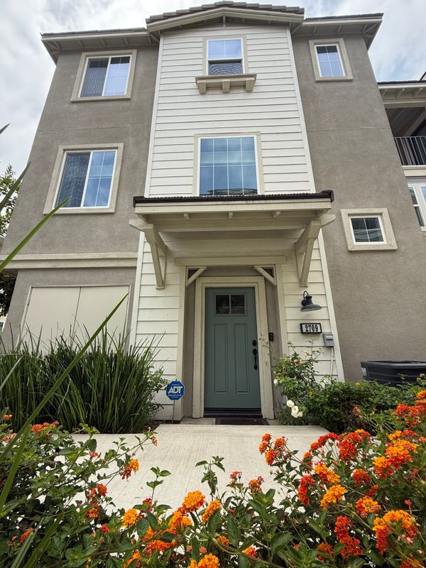 property at 2709 Daybreak Ln