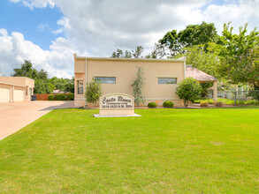 Casita Blanca in Oklahoma City, OK - Building Photo - Building Photo