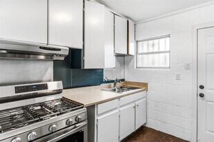 1311 E M. Franklin Ave in Austin, TX - Building Photo