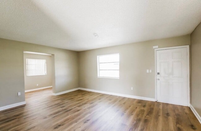 3011 SW 97th Ct in Miami, FL - Building Photo - Building Photo