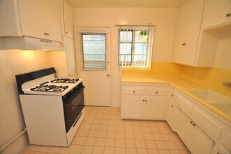 11948 Magnolia Blvd-Unit -03 in Los Angeles, CA - Building Photo - Building Photo