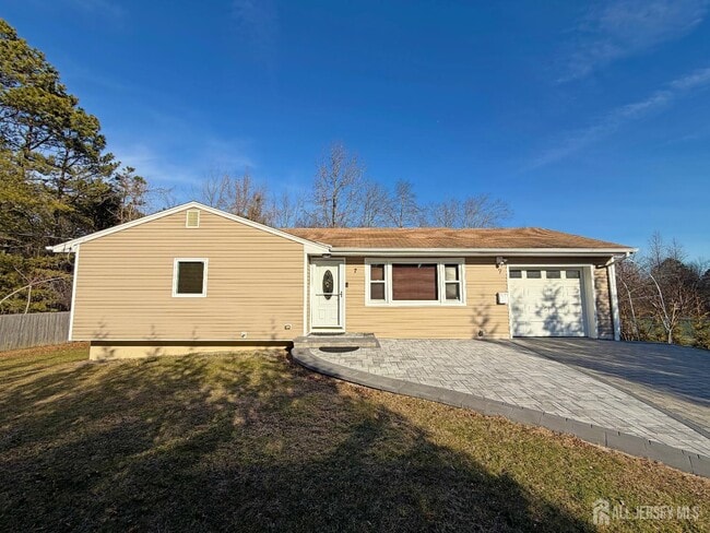 7 Joseph Ct in South Amboy, NJ - Building Photo - Building Photo