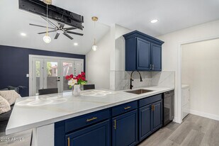 623 W Guadalupe Rd in Mesa, AZ - Building Photo