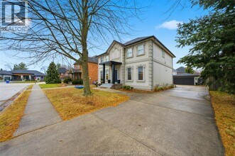 1294 Outram Ave in Windsor, ON - Building Photo - Building Photo