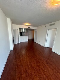 428 SW 2nd St, Unit 1601 in Miami, FL - Building Photo - Building Photo