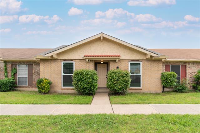 88 E Mountain Creek Dr in Grand Prairie, TX - Building Photo