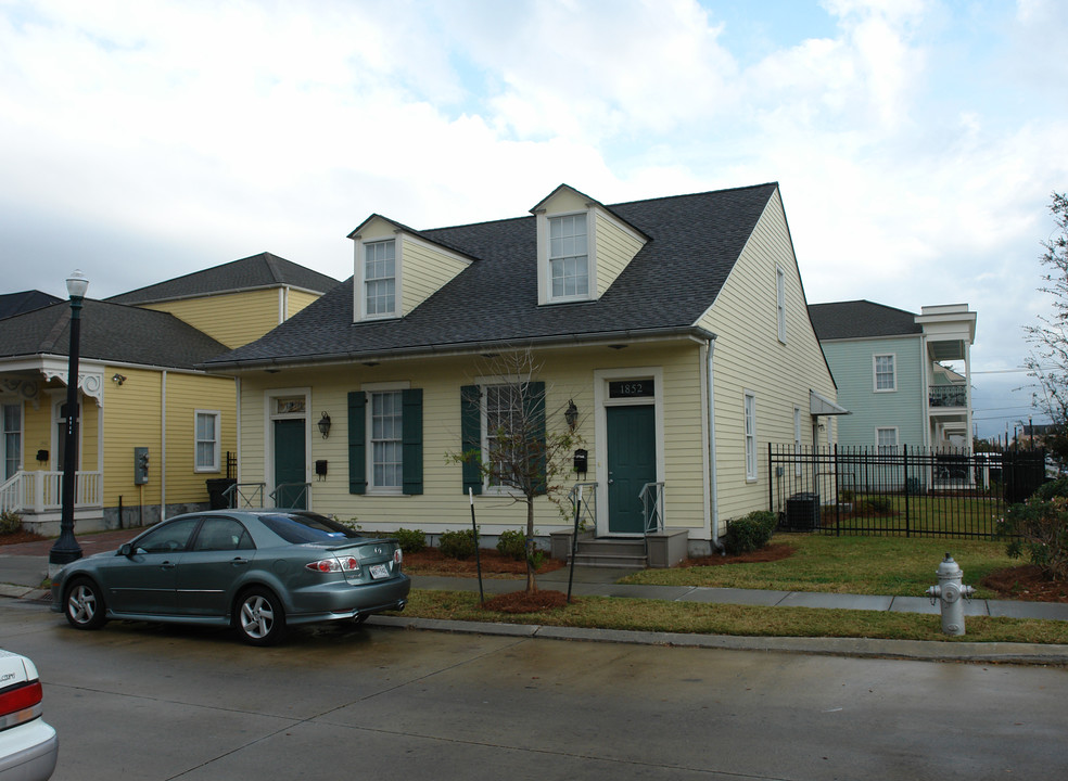 1852 Laurel St in New Orleans, LA - Foto de edificio