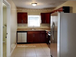 328 SW 80th Terrace in North Lauderdale, FL - Building Photo - Building Photo