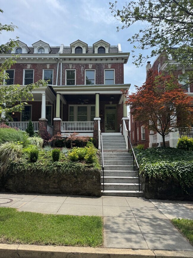 property at 1814 Park Rd NW