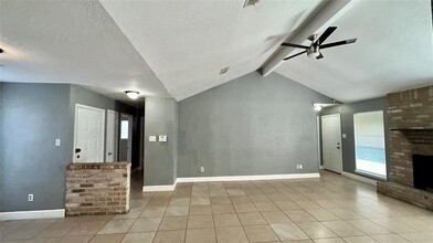 6827 Glenray Dr in Houston, TX - Building Photo - Building Photo