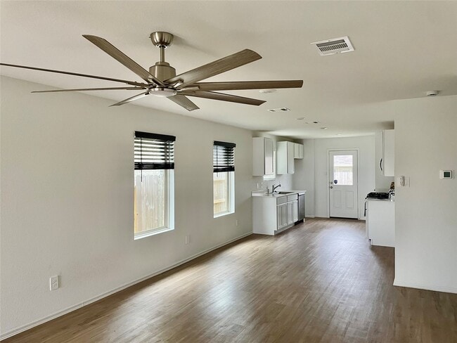 221 Crystal Bay Ln