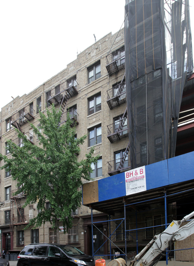 182-184 Clymer St in Brooklyn, NY - Building Photo - Building Photo