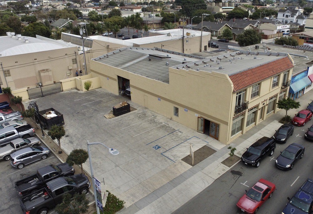 137 Monterey St in Salinas, CA - Foto de edificio