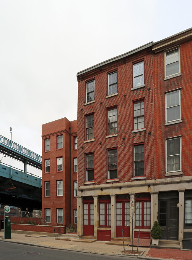 Classic Courts in Philadelphia, PA - Building Photo - Building Photo