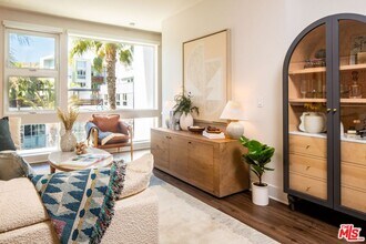 12760 Millennium Dr in Los Angeles, CA - Foto de edificio - Building Photo