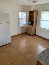 1208 59th St, Unit Upper in Kenosha, WI - Building Photo - Building Photo