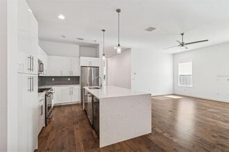 6719 S Dauphin Ave in Tampa, FL - Building Photo - Building Photo