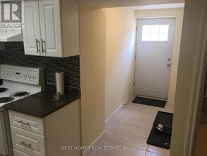 1727 Hadrian Ct in Pickering, ON - Building Photo - Building Photo