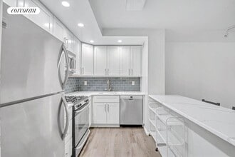 100 W 89th St in New York, NY - Building Photo - Building Photo