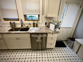 5815 Holden St in Pittsburgh, PA - Building Photo - Building Photo