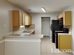 300 Klinetop Dr in Mcdonough, GA - Building Photo - Building Photo