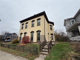227 James St in Dayton, OH - Building Photo