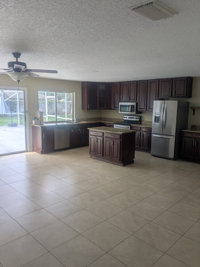 2 Fairview Ln in Palm Coast, FL - Building Photo - Building Photo