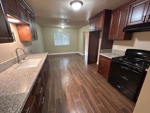 1520 N Giddings St in Visalia, CA - Building Photo - Building Photo