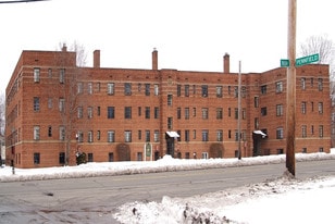 Noble Place in Cleveland Heights, OH - Building Photo