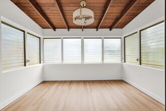 751 NE 122nd St, Unit 1 in North Miami, FL - Foto de edificio - Building Photo