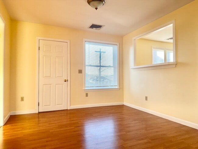 1037 Cass Ave, Unit 1 in Woonsocket, RI - Building Photo - Building Photo