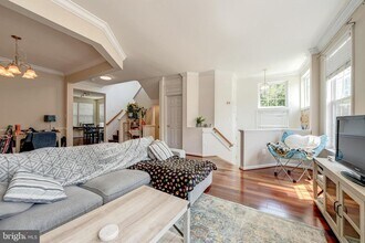 2619 Logan Wood Dr in Herndon, VA - Building Photo - Building Photo