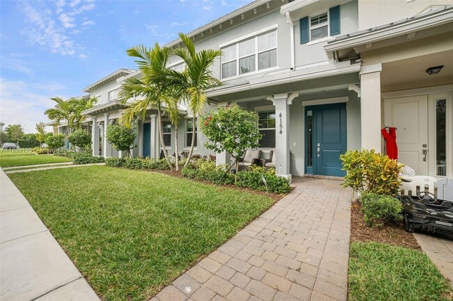 4154 Greenway Dr in Hollywood, FL - Building Photo - Building Photo