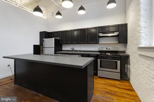 BRKS Warehouse in Philadelphia, PA - Building Photo