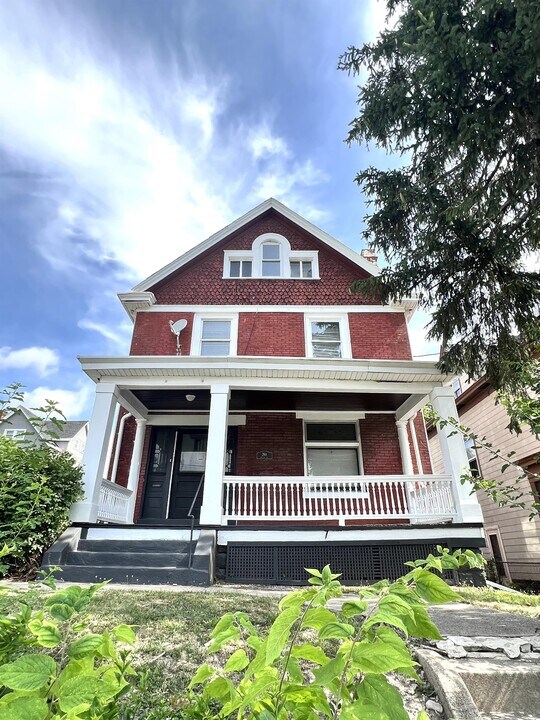288 Helen St in Cincinnati, OH - Building Photo