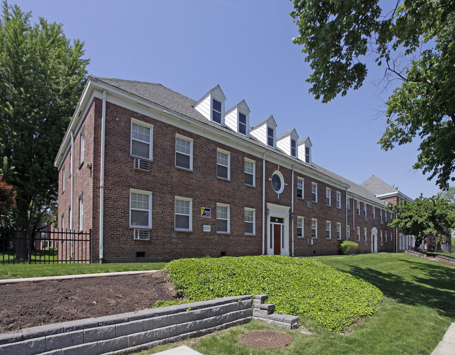 Sunrise Village in East Orange, NJ - Building Photo