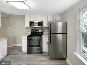 160 McClellan St in Philadelphia, PA - Foto de edificio - Building Photo