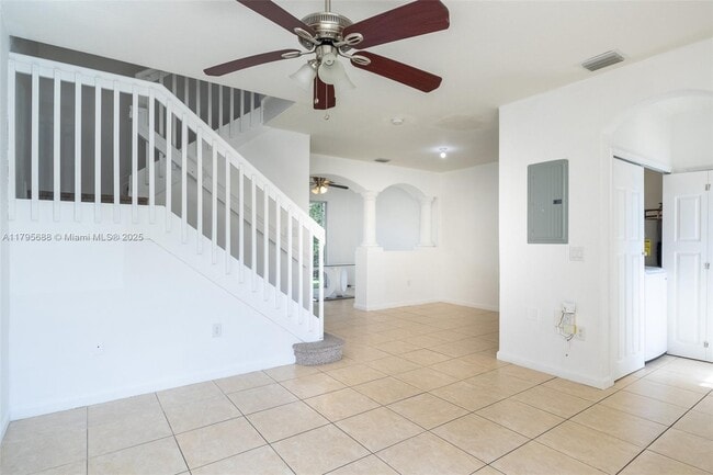 property at 1475 SE 24th Ct