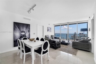 495 Brickell Ave, Unit 4905 in Miami, FL - Building Photo - Building Photo