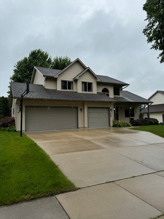 property at 506 Traveler Ln