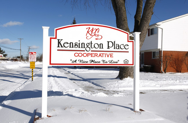 Kensington Place Cooperative in Taylor, MI - Building Photo - Building Photo