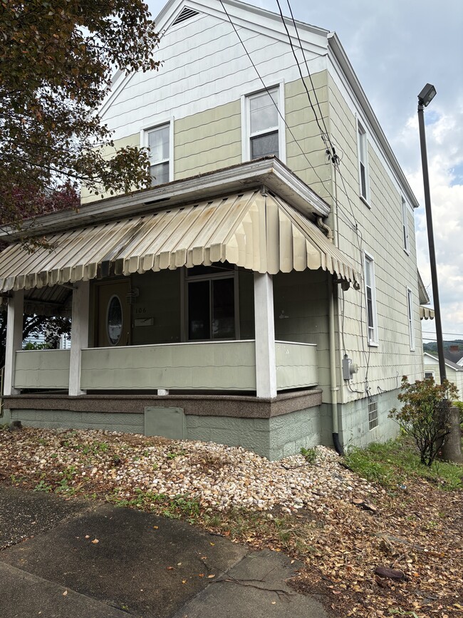 property at 106 N 5th St