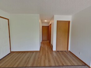 3421 W Zoo Blvd-Unit -Apartment 4 in Wichita, KS - Building Photo - Building Photo