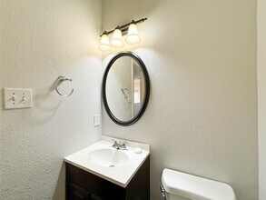 6023 Indian Creek in Missouri City, TX - Building Photo - Building Photo